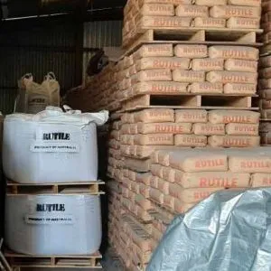 Paper bags of mineral concentrate, 40 kg, palletised